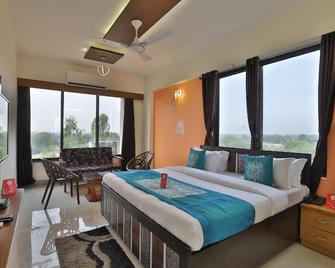 OYO Hotel Siddharth Inn - Gandhinagar - Ložnice