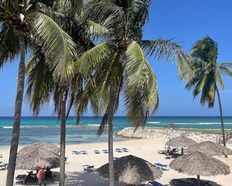 Hospitality Expert Mr X Suite - Tour Pool Bar Beach - Montego Bay - Spiaggia