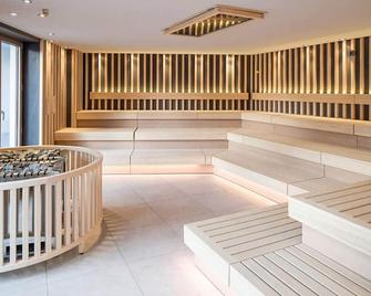 Luxurious Castle Retreat in Austria Little Versailles with Nearby Spas - Ried im Innkreis - Spa