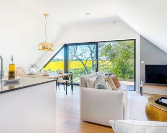 The Loft : Luxury Countryside Retreat for Family & Friends - Market Harborough - Living room