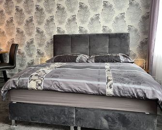 Hotel Am Thermalbad - Bad Nenndorf - Bedroom