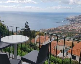 Madeira Happy Hostel - Funchal - Parveke