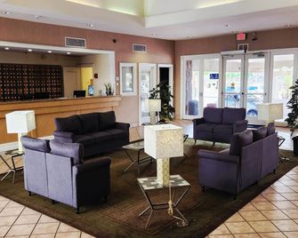 Travelodge by Wyndham Phoenix North - Phoenix - Lobby