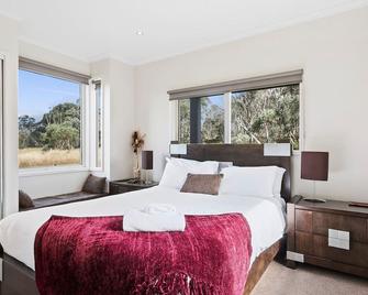 Krystal Peaks - Hotham Heights - Bedroom