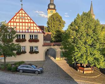 Landgasthof May - Willanzheim - Gebouw
