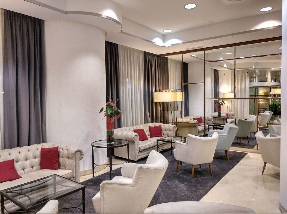 Hotel Gran Via - לוגרונו - טרקלין