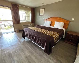 Arlington Inn - Riverside - Bedroom