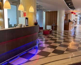 ibis Firenze Nord Aeroporto - Florence - Front desk