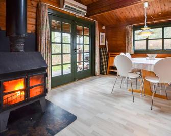 Three-Bedroom Holiday Home In Roslev - Skive
