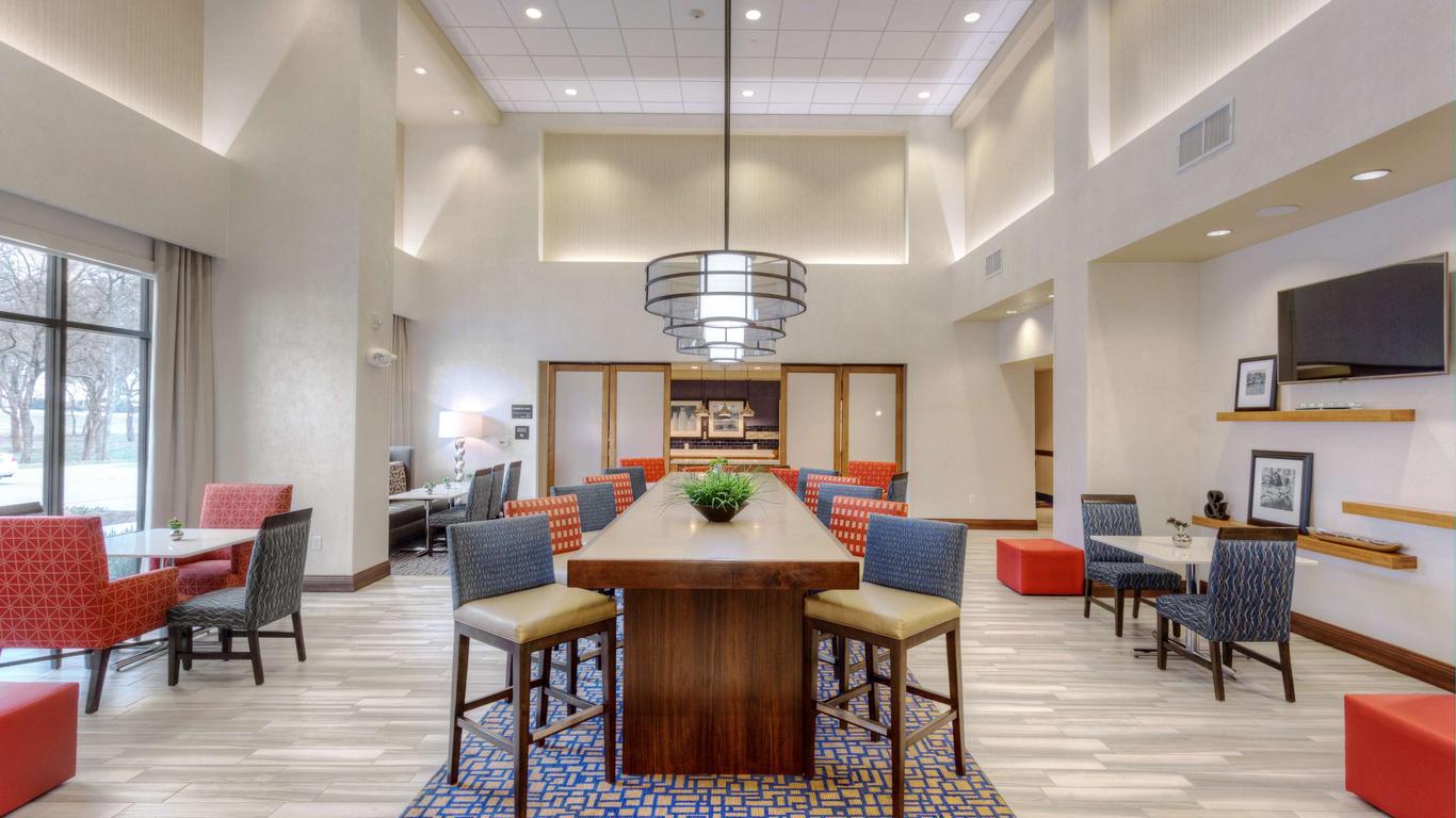 Hampton Inn & Suites Dallas/Plano-East