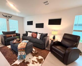 Welcome to The Stagecoach Home – Your Texas Home Away From Home! - Rhome - Sala de estar
