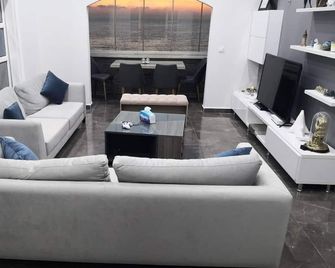 Big Seafront Apartment In Saida Lebanon - Sidon - Living room