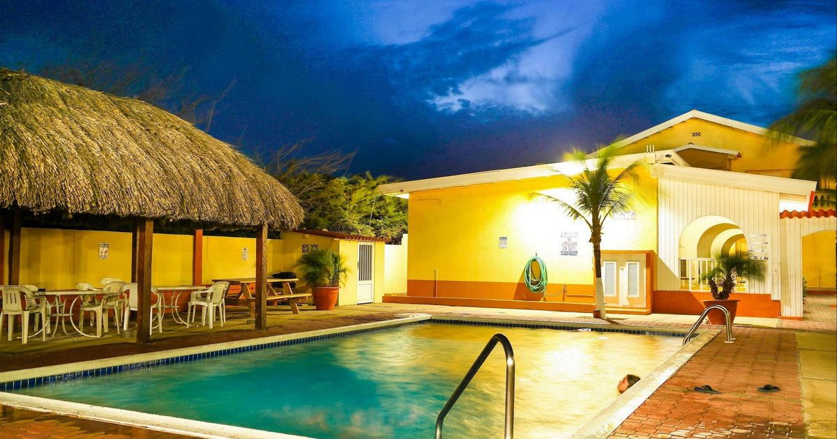 Coconut Inn from $59. Noord Hotel Deals & Reviews - KAYAK