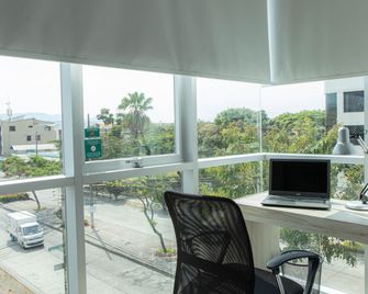 Hotel Puerto Pacifico Guayaquil Airport - Guayaquil - Balcón