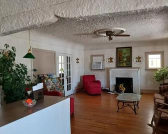 Sands - Walsenburg - Living room