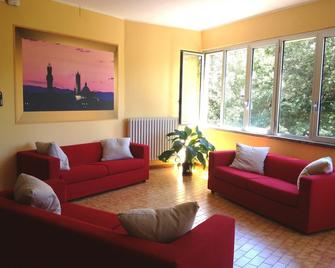 Siena Hostel Guidoriccio - Siena - Living room
