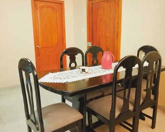 Katari Apart - Piñas - Comedor