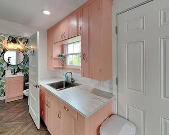Coral Cottage - Rockport - Kitchen
