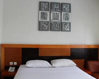 Hotel Grand Karawang Indah - Karawang - Bedroom