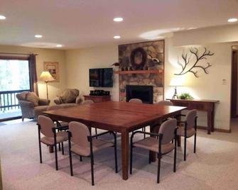 The Wintergreen Chalet - Nellysford - Dining room