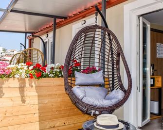 Entelia - Scíathos - Balcón