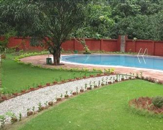 Leisure Vacations Myrica Resort - Rāmnagar - Pool