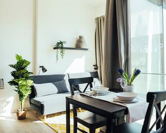 The Rix Studios & Suites - Berlin - Essbereich