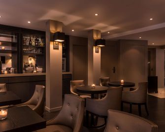 لا فيلا ديه تيرن - باريس - بار