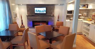 Bayside Inn & Waterfront Suites - Kingston - Dining room
