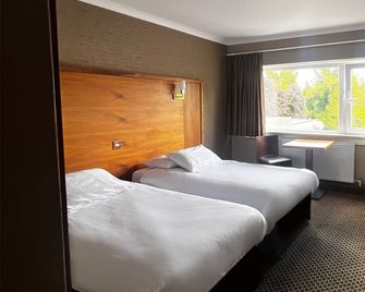 Park Hotel - Falkirk - Bedroom