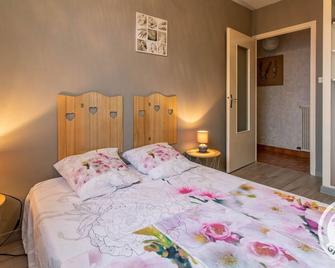 Gite Chemillé-en-Anjou-Chemillé-Melay, 3 bedrooms, 6 persons - Chemillé-en-Anjou - Chambre
