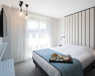 Opéralia Hôtel Les Pins - Balaruc-les-Bains - Bedroom