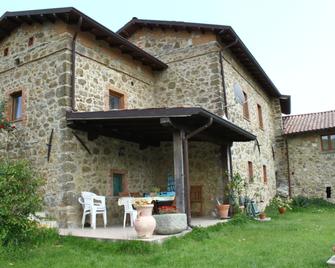 Holiday Home in Canossa With Swimming Pool, Garden, Barbecue - Mulazzo - Patio