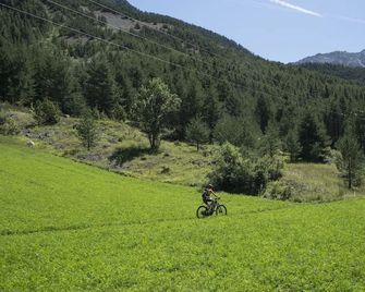 Huttopia La Clarée - Val-des-Prés