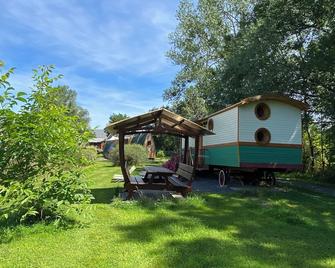Belle Epoque Trailer of Saint-Pardoux 63440 2 places - Saint-Gal-sur-Sioule