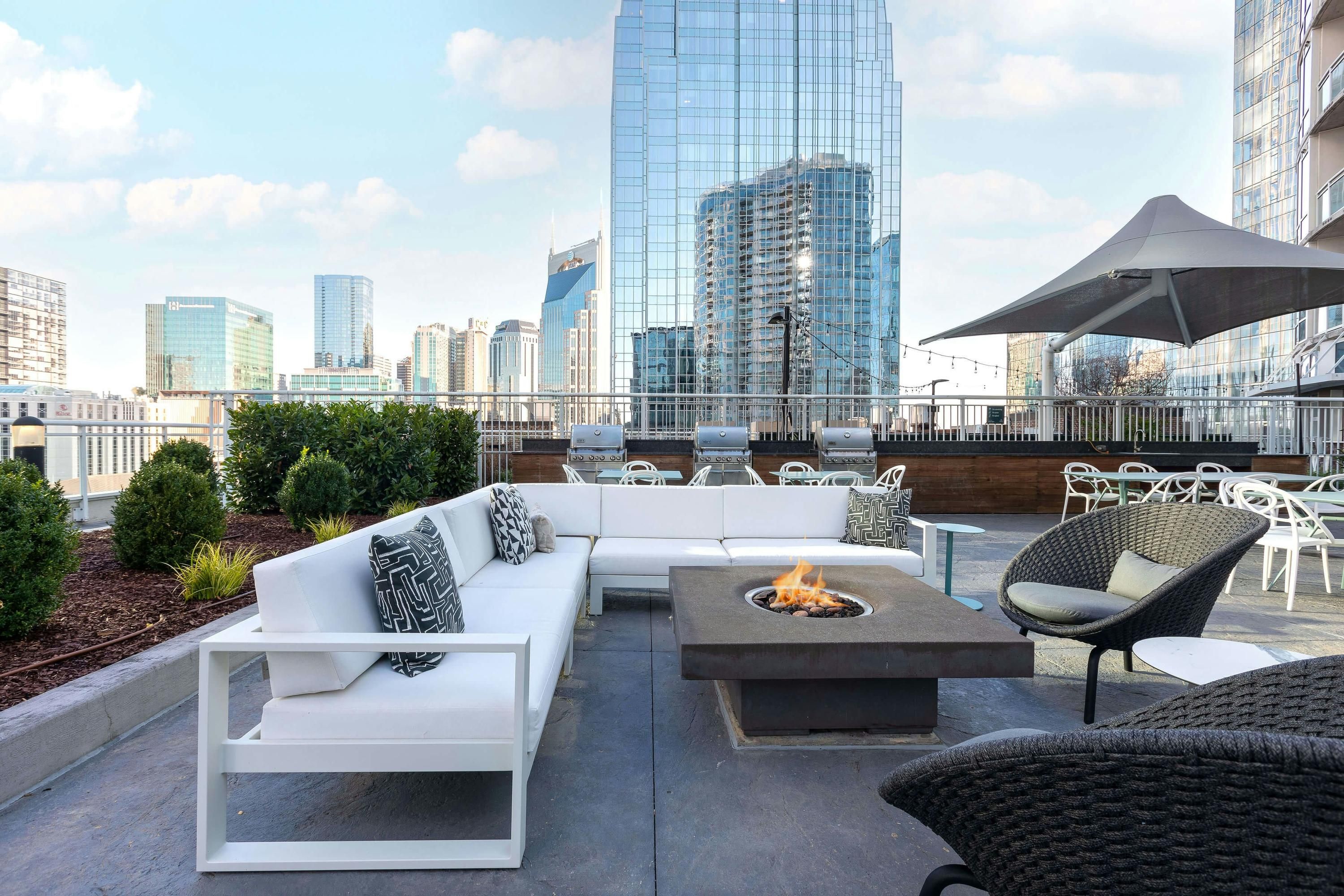 Placemakr Premier Sobro - Nashville - Varanda