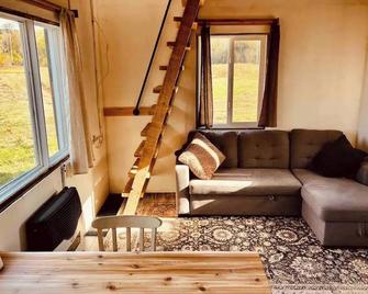 River Mist Cabin\n\n - Hazelton - Sala de estar