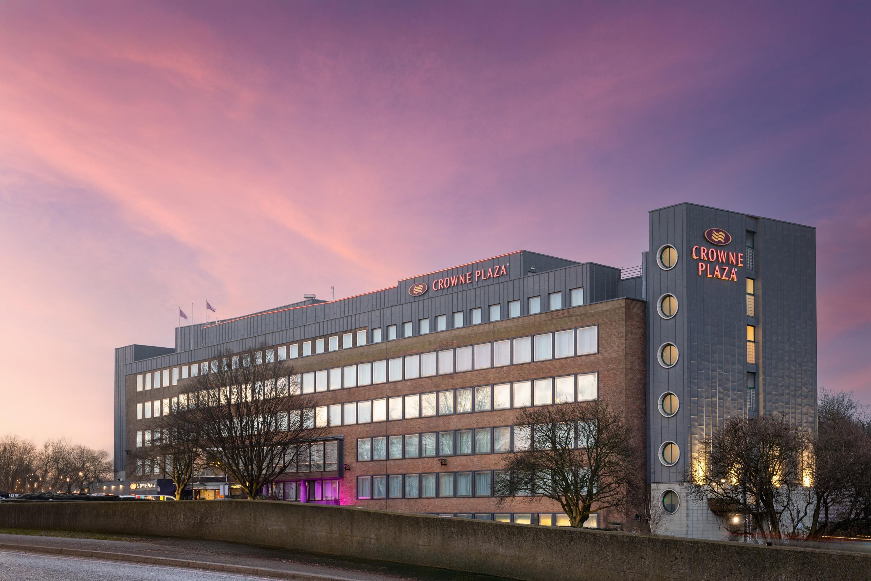 Crowne Plaza London - Ealing By IHG thumbnail 3