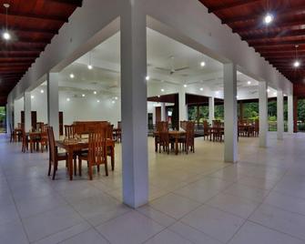 Grand & Gangula - Dambulla