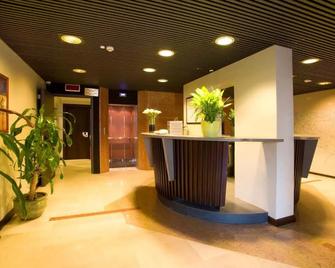 Hotel La Paul - סירמיונה - דלפק קבלה