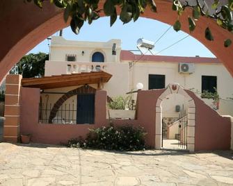 Hotel Eliza - Agios Nikolaos - Building