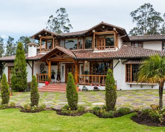 Casa d'Campo Tababela Hotel Boutique - Tababela - Building