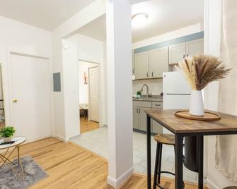 Central Park, Modern 2 Bedrooms! - New York - Restaurant