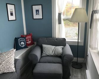 House by the sea with magnificent views in Georgeville, NS, Canada - Antigonish - Living room