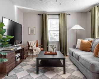 Spacious 3 Bedroom Home - New Castle - New Castle - Sala de estar