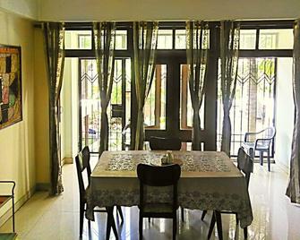 Shivam Guest House by OK North East - Guwahati - Salle à manger