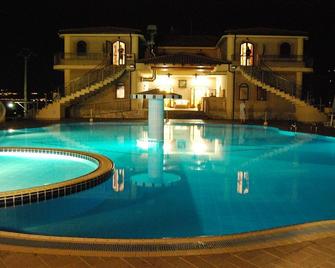 Hotel Villaggio Granduca - Briatico - Pool