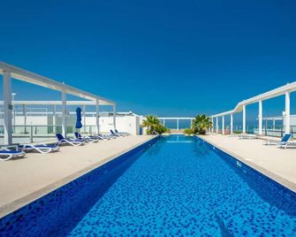 Pacific Sunset Duplex - Al Hamra Village - Piscina