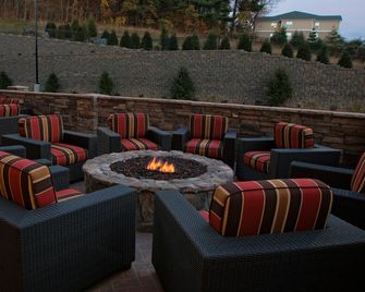 Hampton Inn & Suites Boone - Boone - Balcony