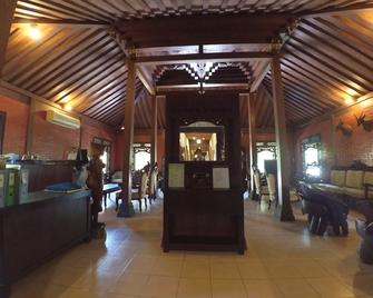 Alam Jogja Resort Mitra RedDoorz - Yogyakarta - Hall d’entrée